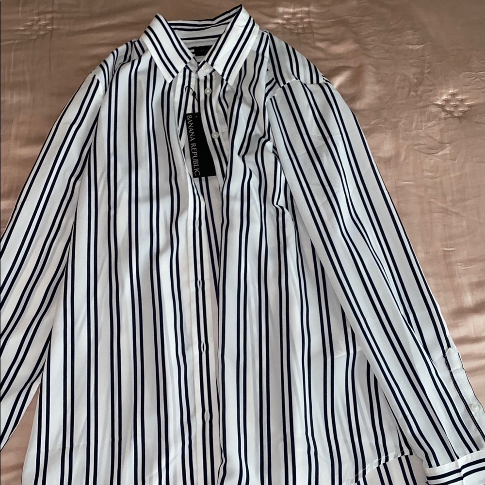 banana republic button down skirt in black stripe